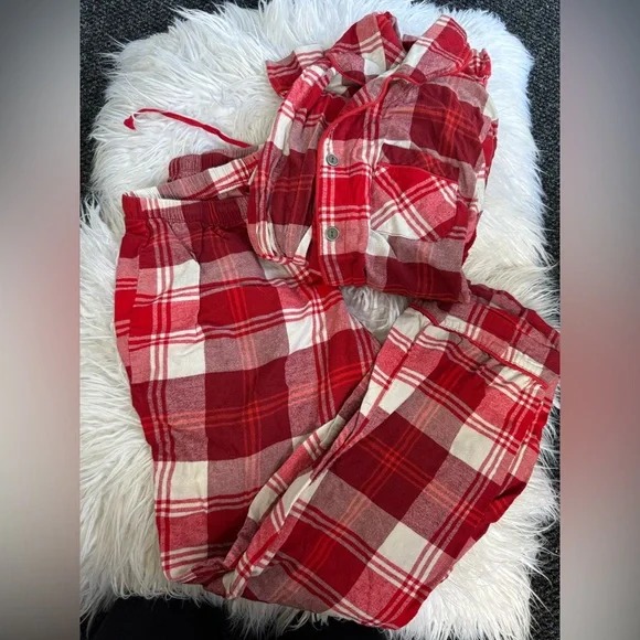 🌲 Hearth + Hand Red Classic Plaid Pajamas Set - Picture 3 of 8